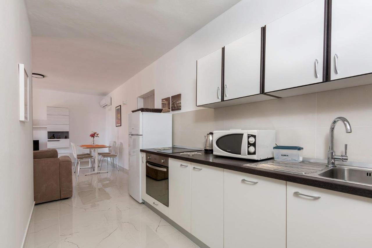Apartments Marija 821 Pula Exterior photo